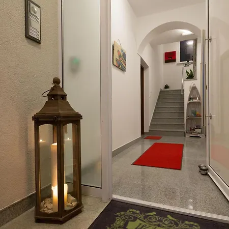 Moderne Daria Mit Panoramablick